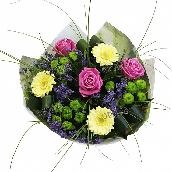 Букет из мини гербер, роз и хризантемы Сантини — фото 2
